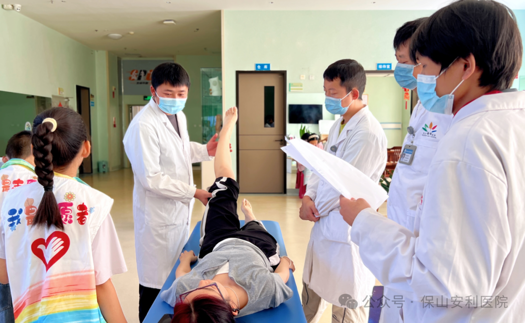 青少年脊柱健康守護(hù)行動(dòng)圓滿(mǎn)落幕 保山安利醫(yī)院攜手昆醫(yī)附二院專(zhuān)家為成長(zhǎng)護(hù)航